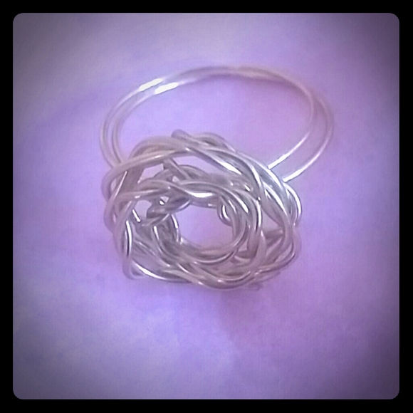 Gold tone Rose design ring - Picture 1 of 3